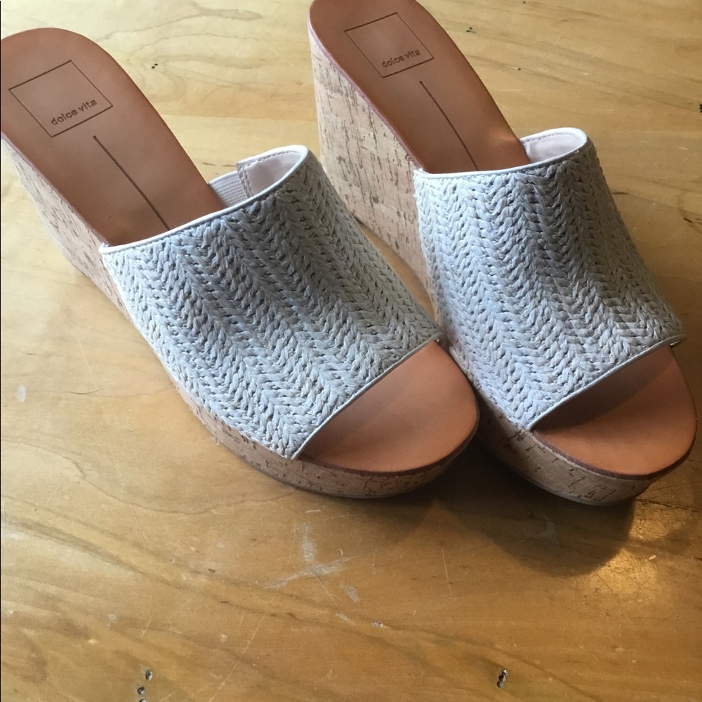Dolce Vita Birdie cream wedges new! Size 9m
